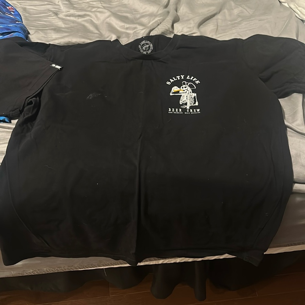 Salty crew t shirt